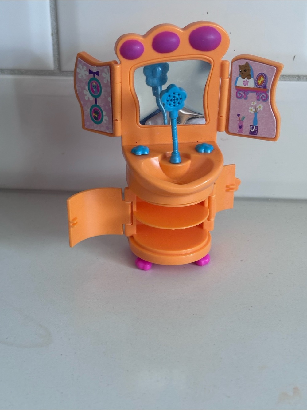 Mattel 2006 Polly Pocket Glitz & Glam Pet Dazzlin Day Spa Orange Vanity
